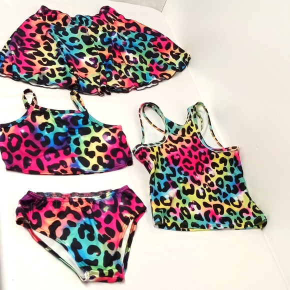 Girls swimsuit set size 7 - 8  Cheetah print EUC. - Picture 2 of 7